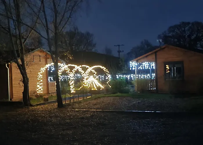 The Malvern Hills, Courtyard Cabins,Tom Cabin