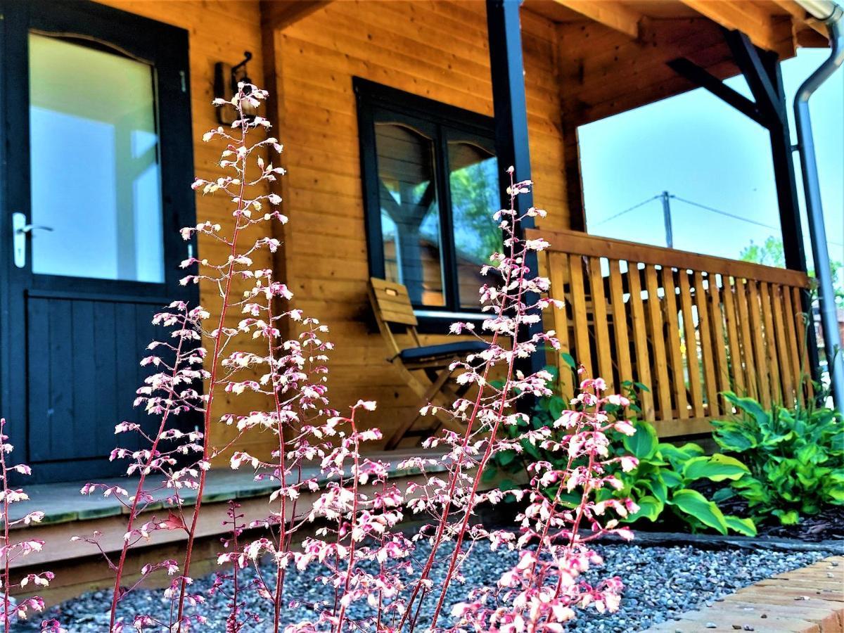 The Malvern Hills, Courtyard Cabins,tom *