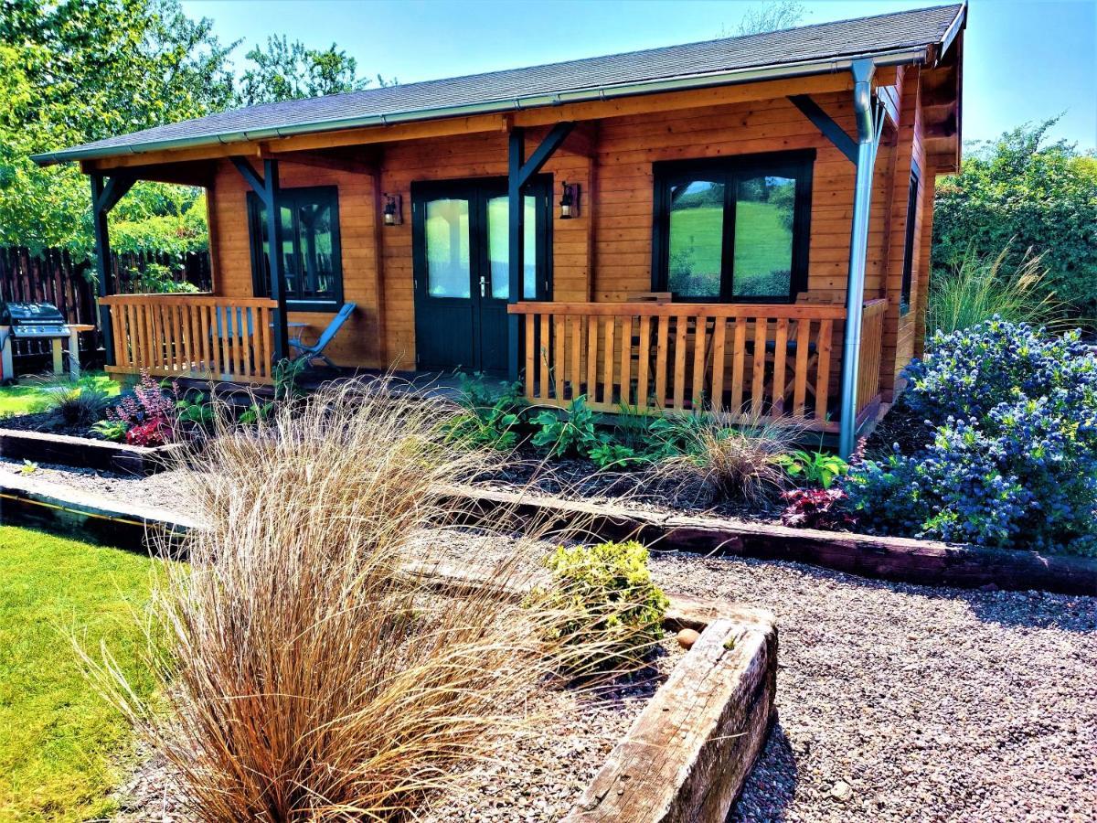 Apartment The Malvern Hills, Courtyard Cabins,tom
