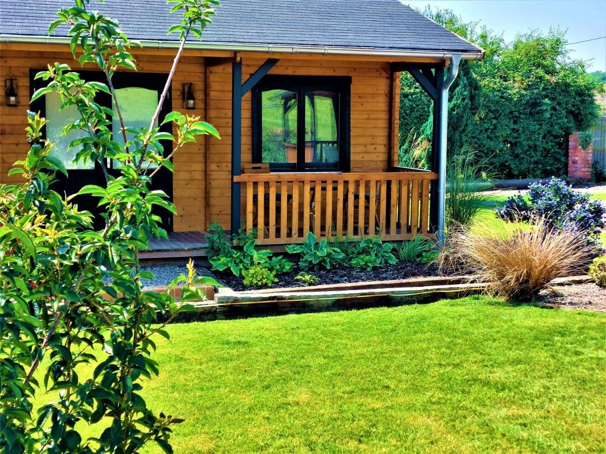 The Malvern Hills, Courtyard Cabins,tom
