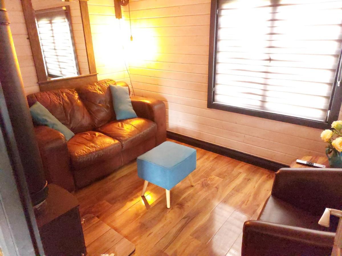 The Malvern Hills, Courtyard Cabins,tom Apartment